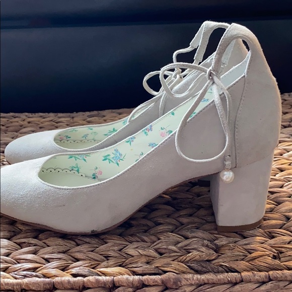 1901 Heels Sz 7 - Picture 3 of 7